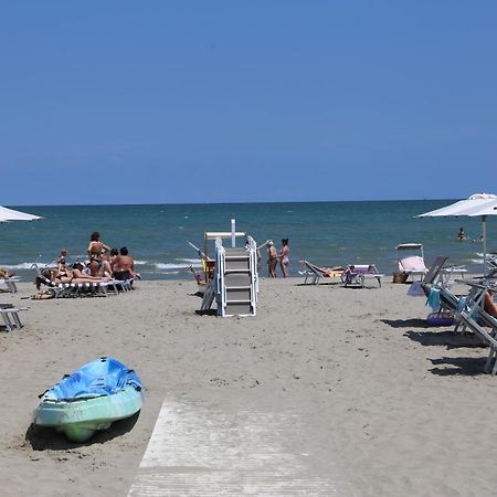 Hotel Senza Pensieri ริชโชเน ภายนอก รูปภาพ
