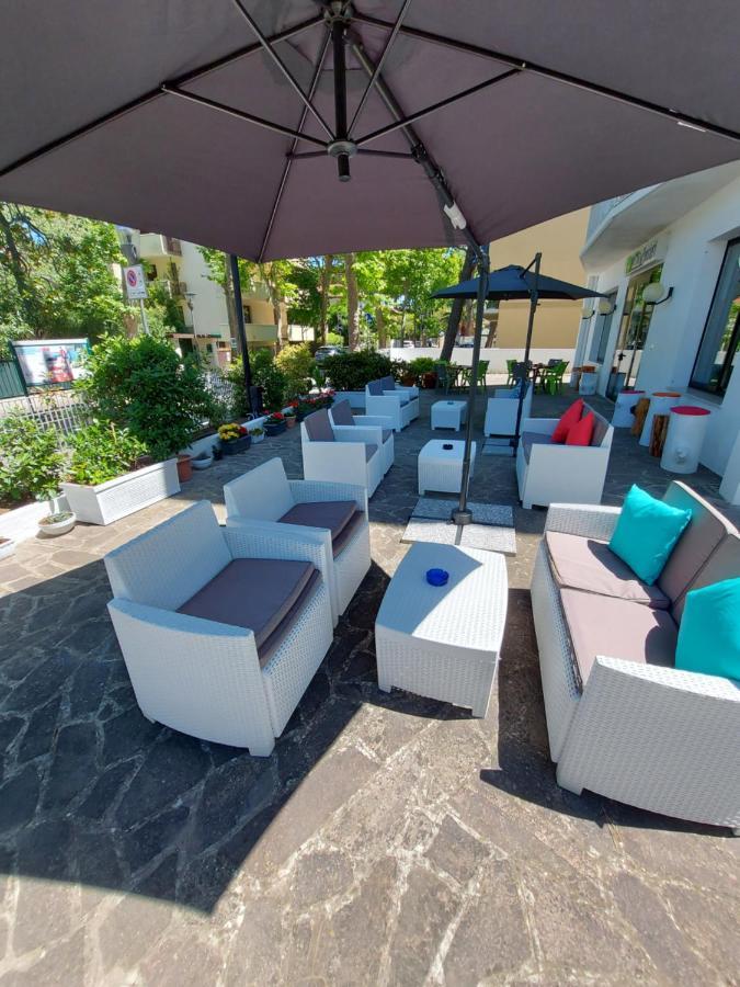 Hotel Senza Pensieri ริชโชเน ภายนอก รูปภาพ