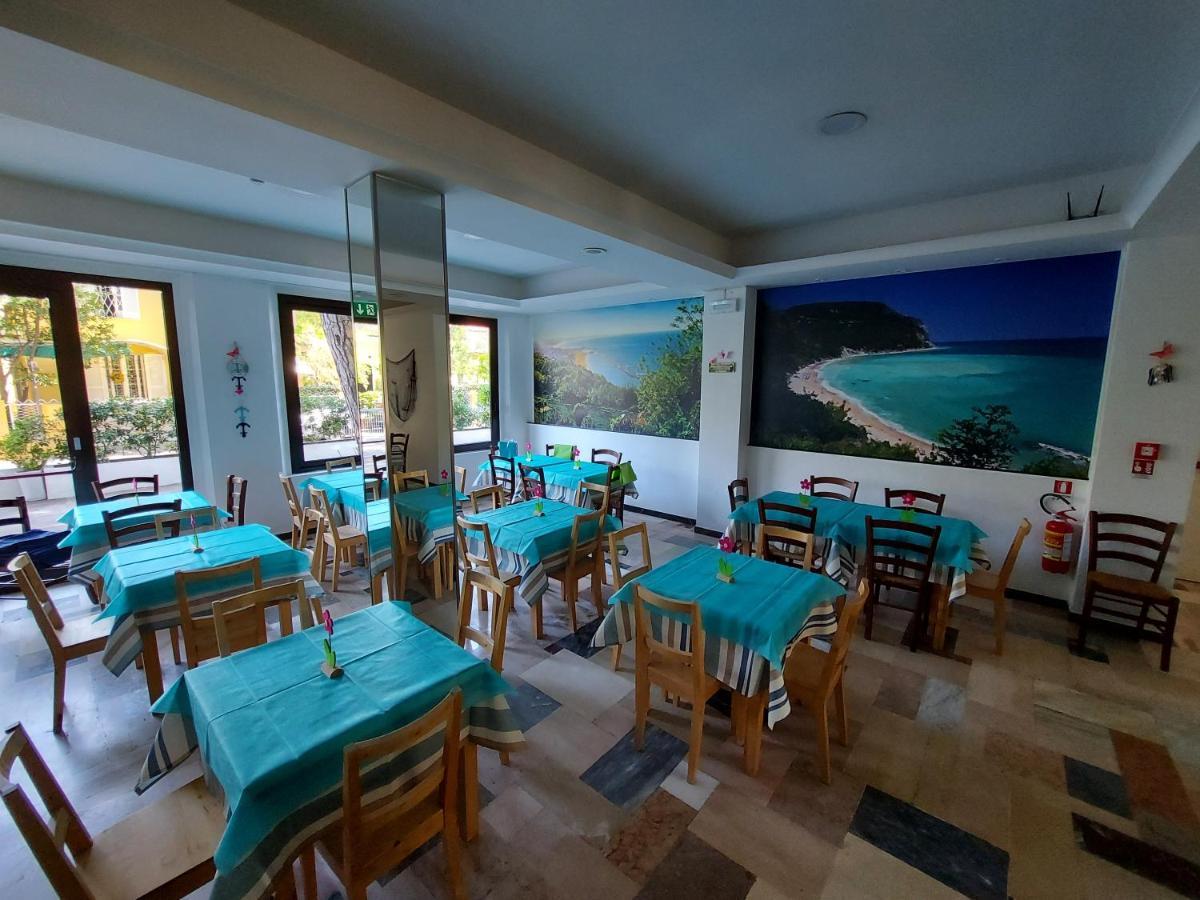Hotel Senza Pensieri ริชโชเน ภายนอก รูปภาพ