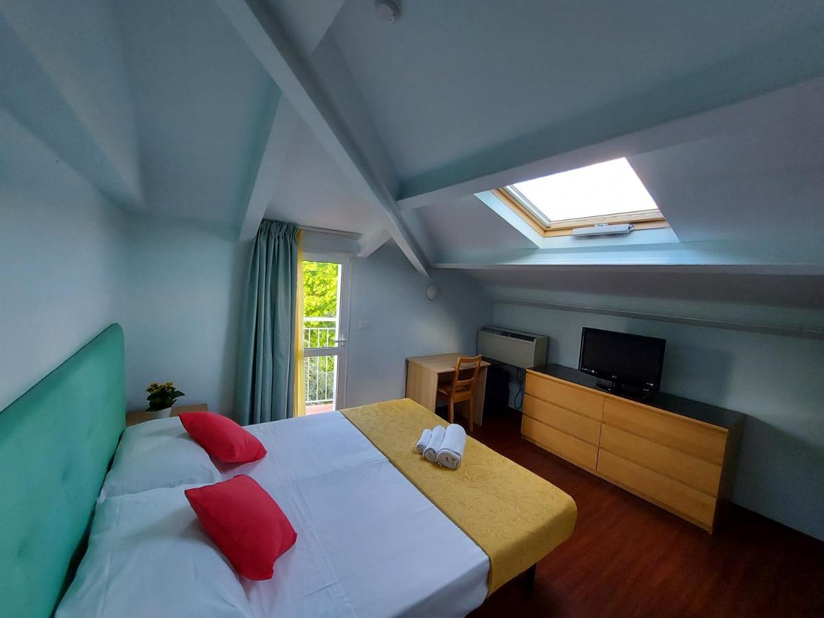 Hotel Senza Pensieri ริชโชเน ภายนอก รูปภาพ