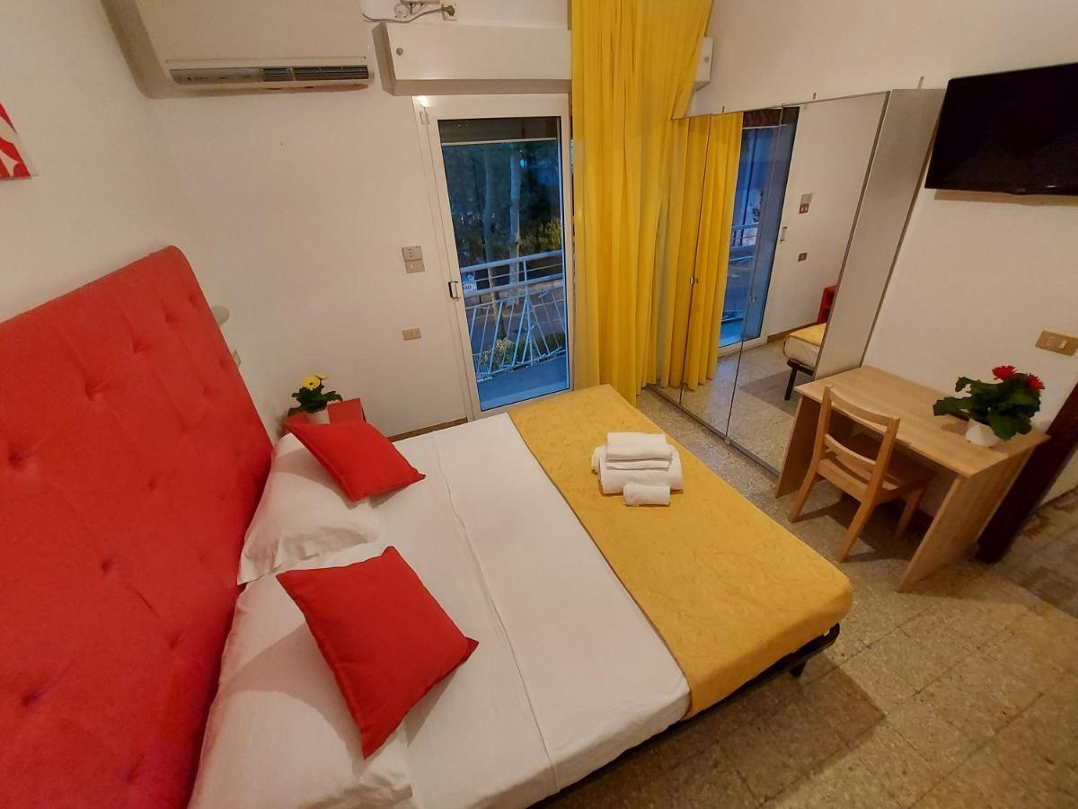 Hotel Senza Pensieri ริชโชเน ภายนอก รูปภาพ