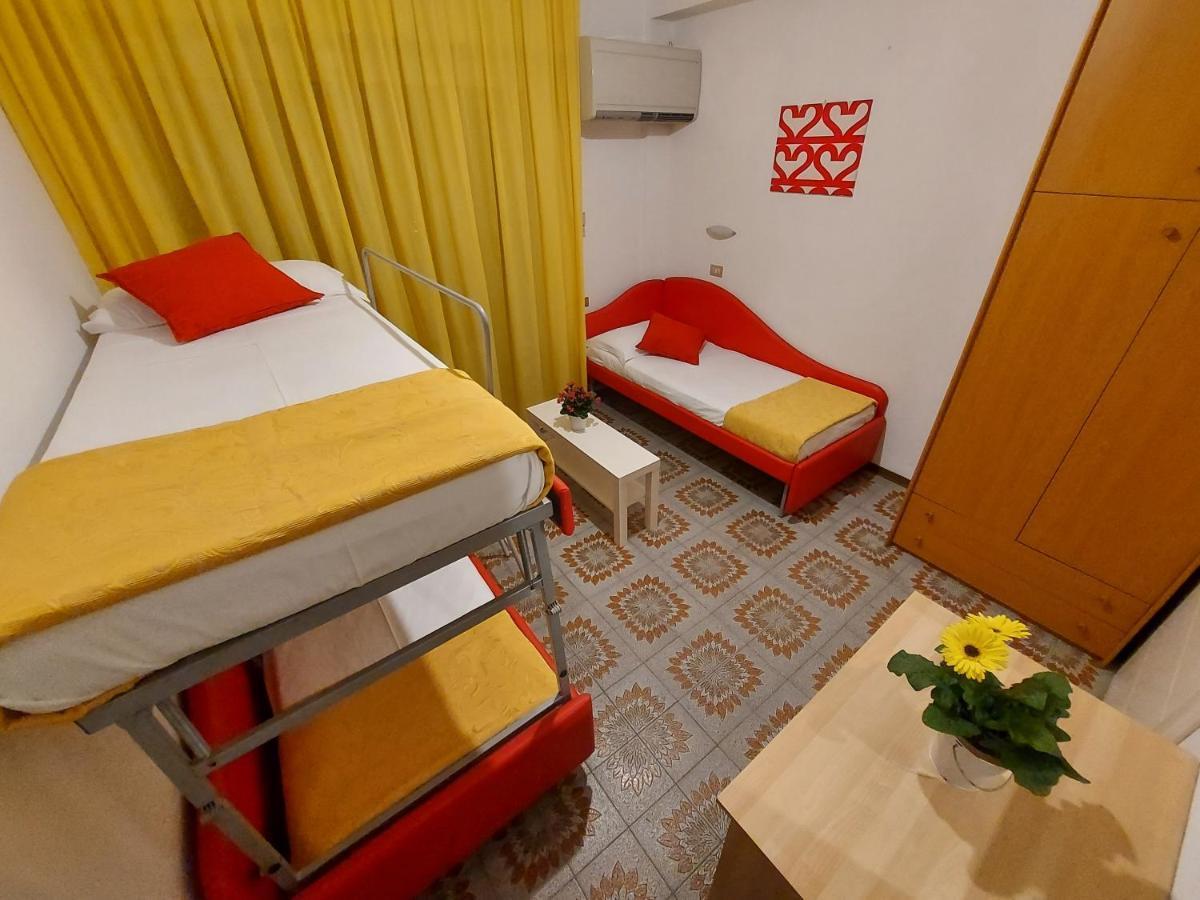 Hotel Senza Pensieri ริชโชเน ภายนอก รูปภาพ