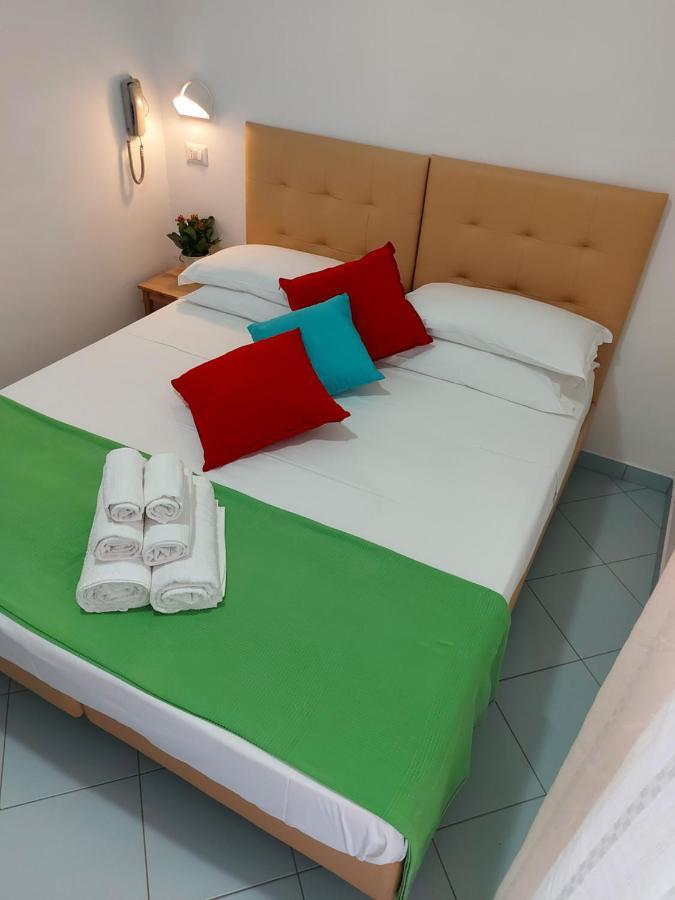 Hotel Senza Pensieri ริชโชเน ภายนอก รูปภาพ