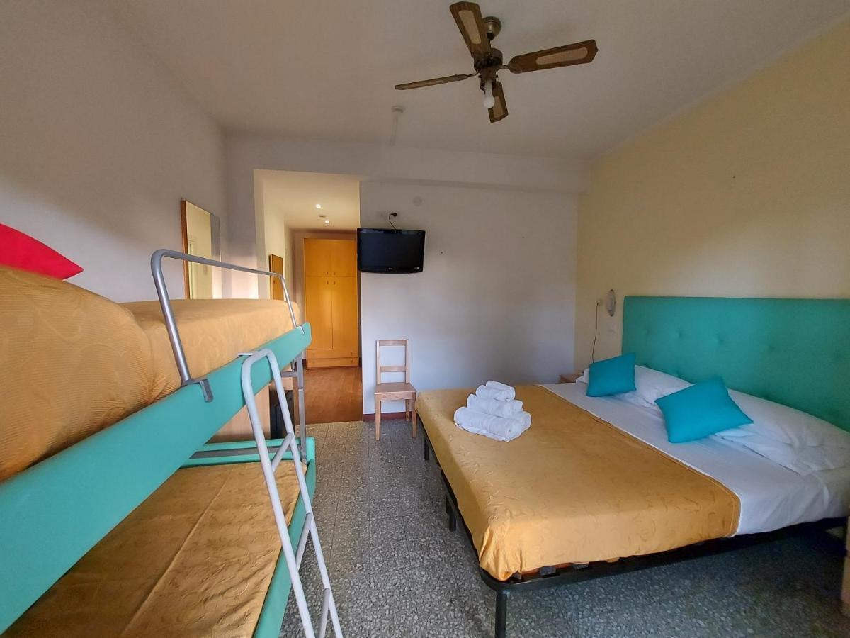 Hotel Senza Pensieri ริชโชเน ภายนอก รูปภาพ
