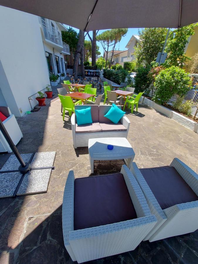 Hotel Senza Pensieri ริชโชเน ภายนอก รูปภาพ