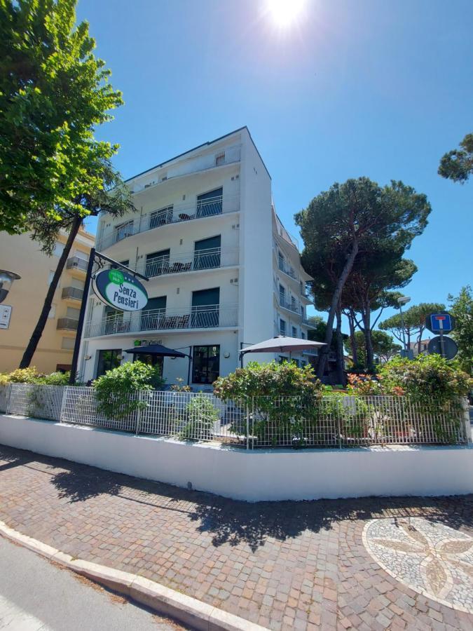 Hotel Senza Pensieri ริชโชเน ภายนอก รูปภาพ