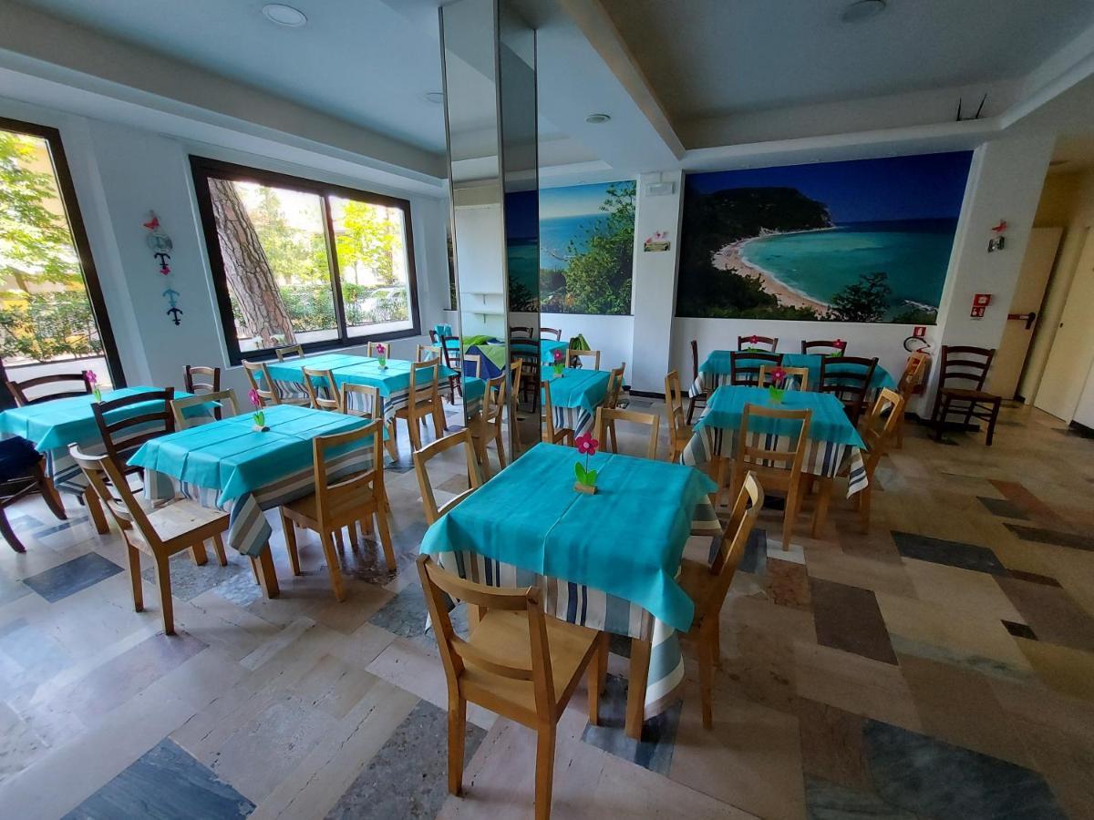 Hotel Senza Pensieri ริชโชเน ภายนอก รูปภาพ